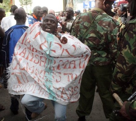 Kenya'da muhalefetin seçim protestosu devam ediyor: 5 kişi öldü