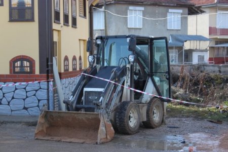 Kepçe operatörü yaktığı ateşten sızan gazdan zehirlendi