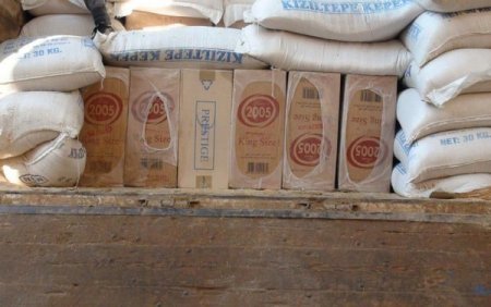 Kepek çuvallarının altından 65 bin 500 paket kaçak sigara çıktı