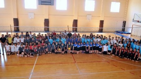 Kepez’de karnaval havasında voleybol turnuvası