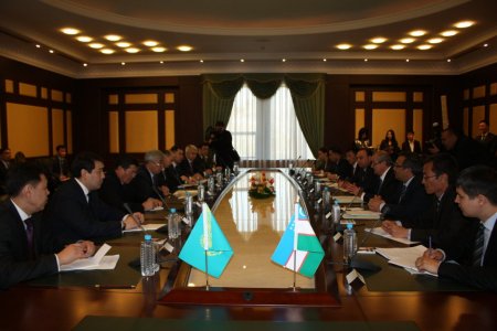 Kerimov, Kazakistan Dışişleri Bakanı İdrisov’u kabul etti