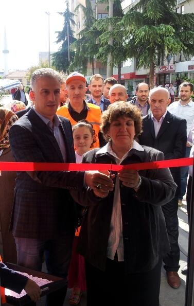 Kermesten elde edecekleri gelirle fakirlere bayram yaptıracaklar