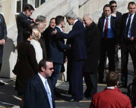 Kerry, terör saldırısında ölen Akarsu’yu anma törenine katıldı