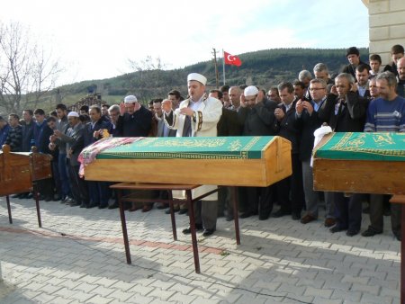 Keşan’da kazada ölen 5 kişi toprağa verildi