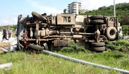 Keşap Tüneli çıkışında kaza: 1 ölü