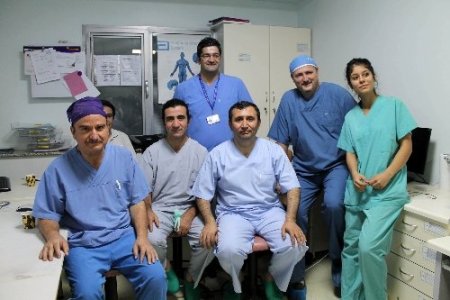 Kesilmeden, kanamadan kalp kapakları değişti