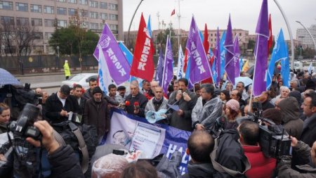 KESK, 2013 yılı bütçesini Meclis önünde protesto etti