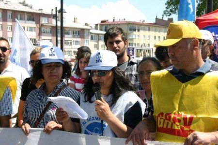 KESK, Sivas’ta iş bırakma eylemi yaptı