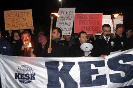 Kesk'ten Tekel İşçilerine Meşaleli Destek