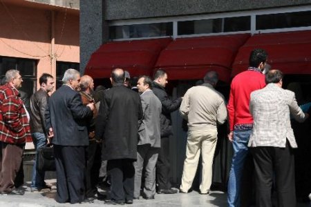 Key Ödemeleri Başladı, Banka Kuyrukları Uzadı