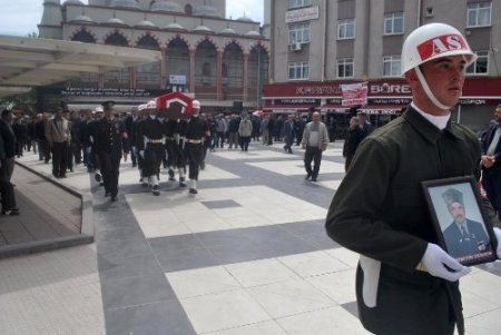 Kıbrıs gazisi son yolculuğuna dualarla uğurlandı
