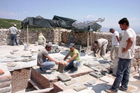 Kibyra’da Bozulmamış Tarihi Hamam Bulundu