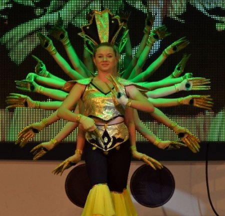 Kiev’de 23 Nisan coşkusu salona sığmadı