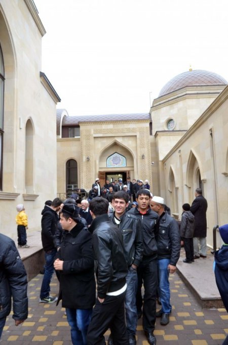 Kiev’de bayrama Cuma günü başlayanlar Ar Rahma camiinde buluştu