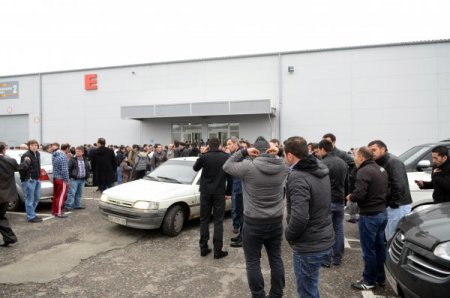 Kiev'deki gurbetçiler, bayram namazında fuar merkezini doldurdu