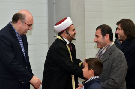 Kiev'deki gurbetçiler, bayram namazında fuar merkezini doldurdu