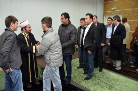 Kiev’deki Müslümanlar, Bayram Namazını Fuar Merkezinde Kıldı