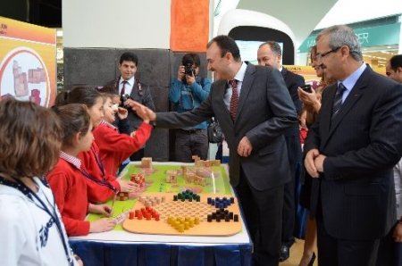 Kılıçaslan Eğitim Kurumları akıl oyunları sergisinin ikincisini açtı