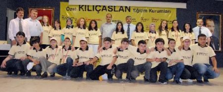 Kılıçaslan Eğitim Kurumları Sbs'de Derece Yapan Öğrencileri Altınla Ödüllendirdi