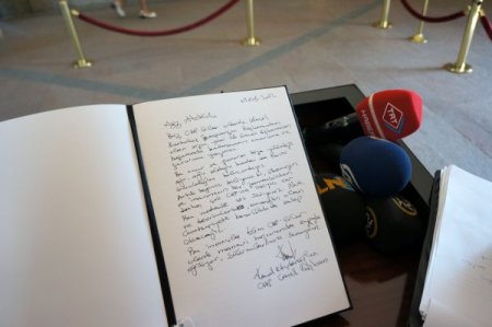 Kılıçdaroğlu, Anıtkabir'i ziyaret etti