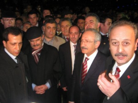 Kılıçdaroğlu, Büyükerşen'le, 24 Yıldır Depoda Bekleyen Heykelin Açılışını Yaptı