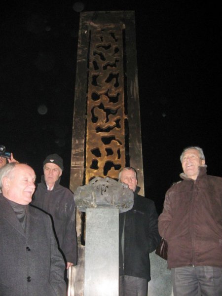 Kılıçdaroğlu, Büyükerşen'le, 24 Yıldır Depoda Bekleyen Heykelin Açılışını Yaptı