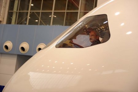 Kılıçdaroğlu, Çin’de uçak fabrikasını gezdi