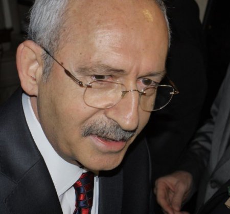 Kılıçdaroğlu, Gürses’i ziyaret için hastaneye geldi
