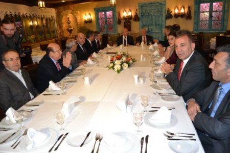 Kılıçdaroğlu, İstanbul’da sendika temsilcileriyle buluştu