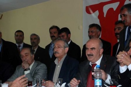 Kılıçdaroğlu, Muş'ta Protesto Ve İstifalarla Karşılandı