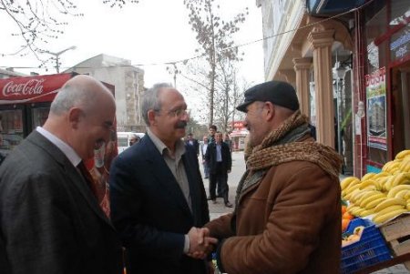 Kılıçdaroğlu, Muş'ta Protesto Ve İstifalarla Karşılandı