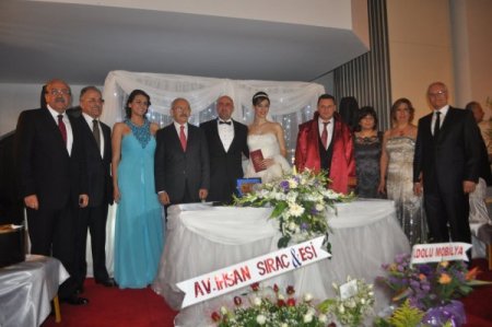 Kılıçdaroğlu, Nikah Şahitliği Yaptı