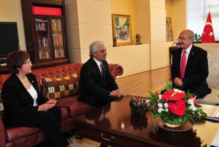 Kılıçdaroğlu, Orkestra Şefi Gürer Aykal’ı Kabul Etti