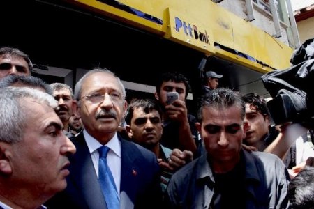 Kılıçdaroğlu, Reyhanlı'da incelemelerde bulundu