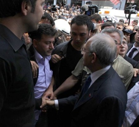 Kılıçdaroğlu, Reyhanlı'da incelemelerde bulundu