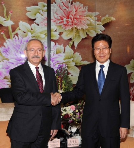 Kılıçdaroğlu, Uygur bölgesi Komünist Parti Sekreteri Zhang ile görüştü