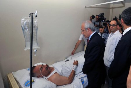 Kılıçdaroğlu, Yaralıları Ziyaret Etti