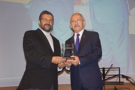 Kılıçdaroğlu, Yurt Gazetesi'nin kuruluş yıldönümü gecesine katıldı