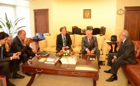 Kılıçdaroğlu: 21 yaşa sıcak bakıyoruz, seçimin erkene alınması tartışılmadı