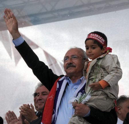 Kılıçdaroğlu: Ak Parti'nin Dallarını Silkeleyin, Dikkatli Olun Recep Düşebilir