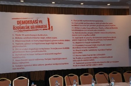 Kılıçdaroğlu gazetelerin genel yayın yönetmenleriyle buluştu