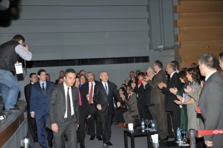 Kılıçdaroğlu: Hükümet Türkiye'yi savaşa sokmak için bahane arıyor