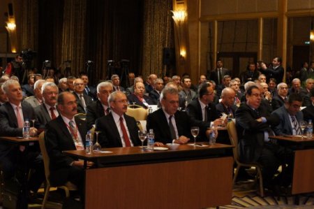 Kılıçdaroğlu: İktidar, CHP'li belediye başkanlarına baskı uygulamaya çalışıyor