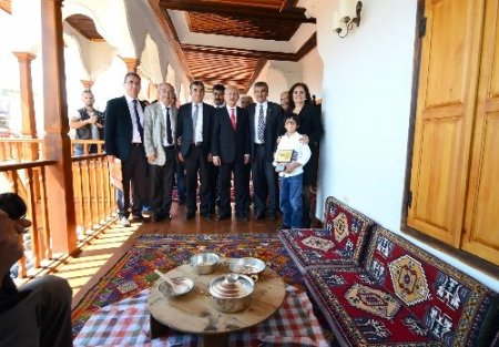 Kılıçdaroğlu: Kapanan belediyeleri yeniden açacağız