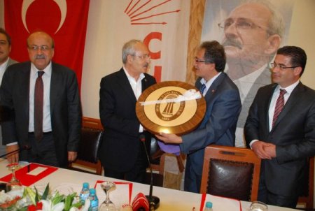 Kılıçdaroğlu: Niye bir araya gelmiyoruz ve konuşmuyoruz