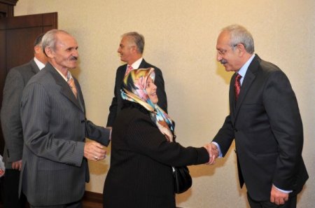 Kılıçdaroğlu: Silah bırakıp başka bir ülkede yaşarlarsa memnunluk duyarız