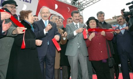 Kılıçdaroğlu: Uzaya aygıt göndereceksin, o üniversiteye sırtını döneceksin