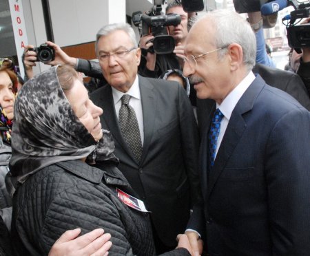 Kılıçdaroğlu ve Baykal, eski belediye başkanının cenazesine katıldı