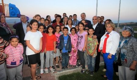 Kılıçdaroğlu ve Kürüm'den Sevilay Öğretmen'in annesine plaket