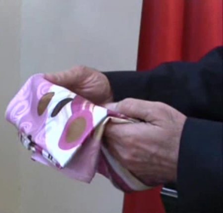 Kılıçdaroğlu’na doğum gününde Kur’an ve başörtüsü hediye edildi